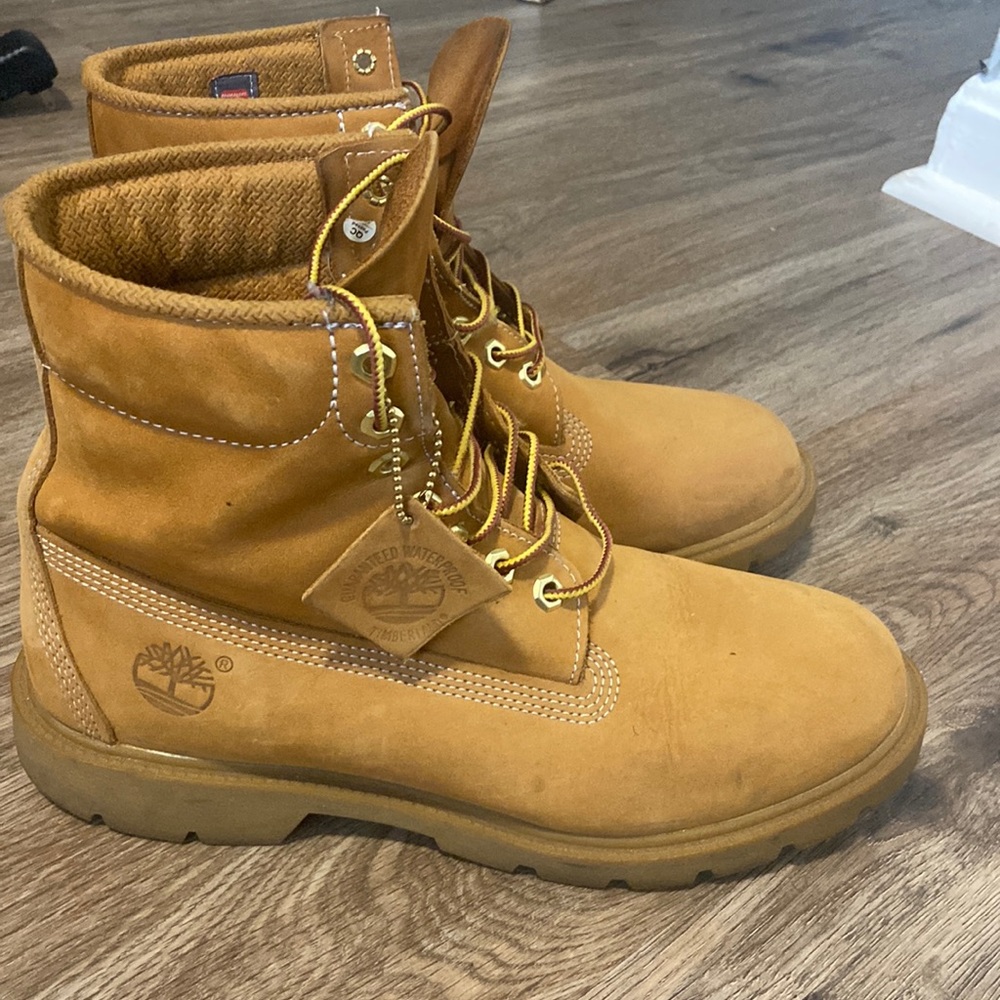 9.5 Timberland Boots